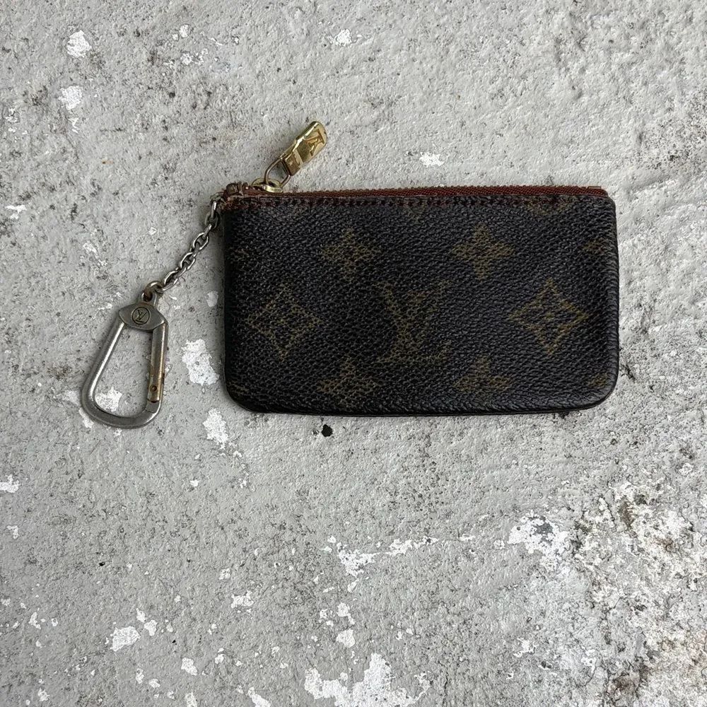 Louis Vuitton key Pochette